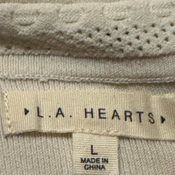 LA Heart Cream Cropped Top - Picture 7 of 7